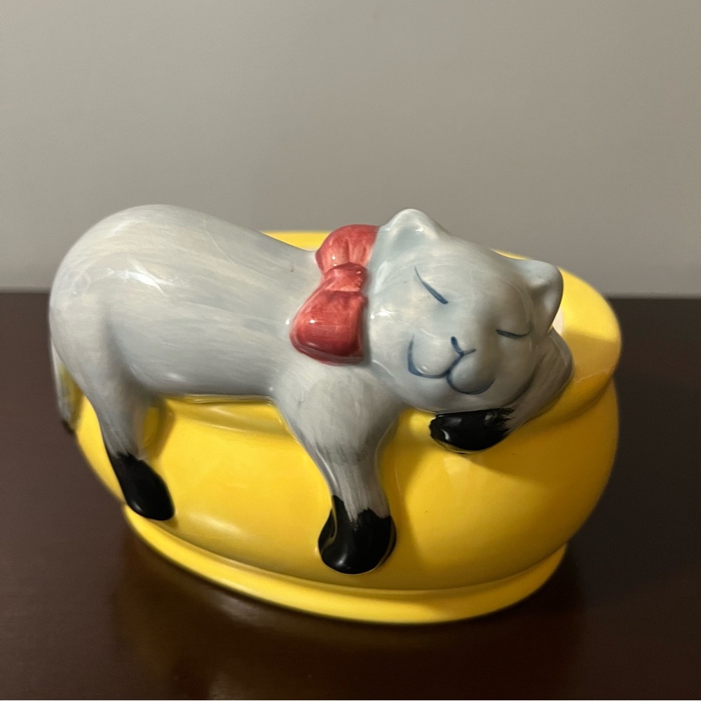 Vintage Sleepy Grey Cat Red Bow Ceramic Yellow Dish Trinket Bowl Planter - Picture 5 of 8